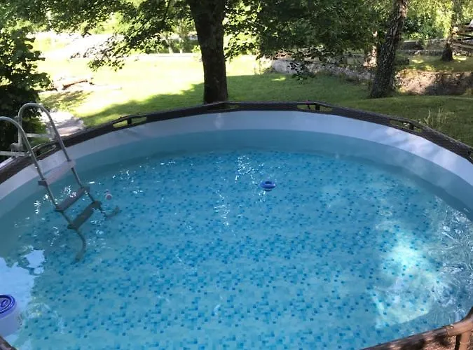 Sanmari_forest Σαλέ Ledenice